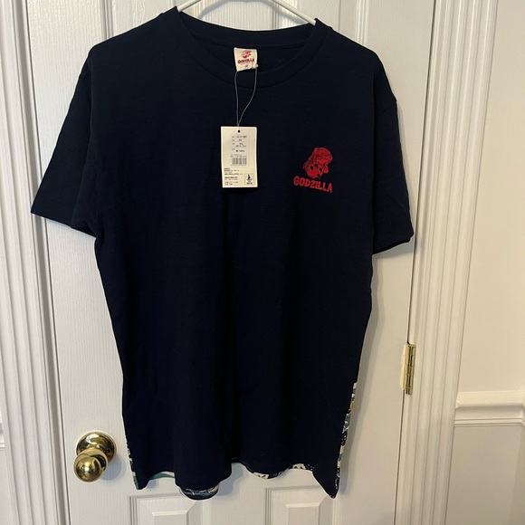 Men’s Gorilla Hokusai Wave T-Shirt. NWT and from Tokyo. - Picture 2 of 6